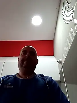 Snapshot of Hot-pico76 chatting on April 2026 10:05:01 AM Hot-pico76 online show from April 2026 10:05:01 AM