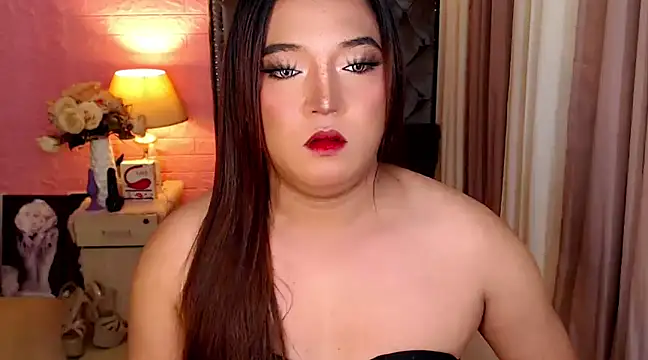 Snapshot of Urgirl_Ekang chatting on March 2025 06:24:01 AM Urgirl Ekang online show from March 2025 06:24:01 AM