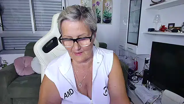 Selenna57 online show from July 2026 06:20:01 PM