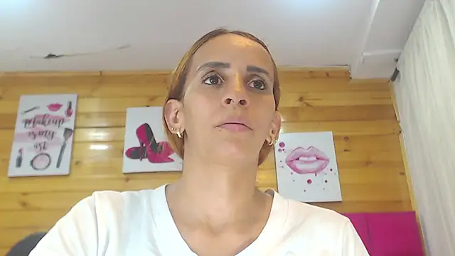 Amber Moore online show from December 2024 08:00:02 PM