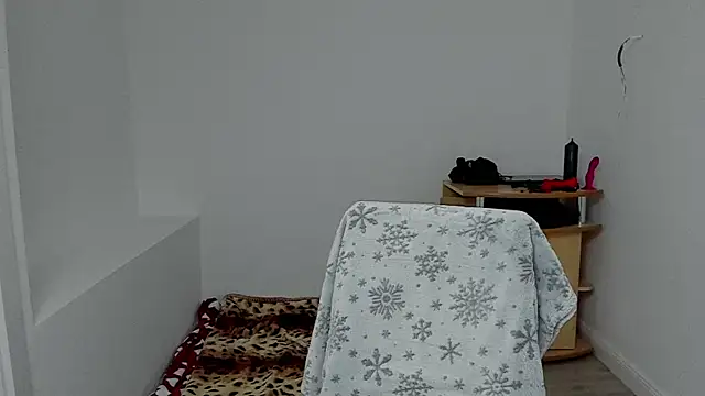 Snapshot of sexxymuscles4u chatting on December 2024 12:44:02 PM sexxymuscles4u online show from December 2024 12:44:02 PM