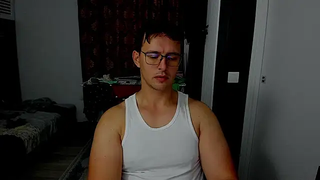 Snapshot of sexxymuscles4u chatting on October 2025 08:58:01 AM sexxymuscles4u online show from October 2025 08:58:01 AM