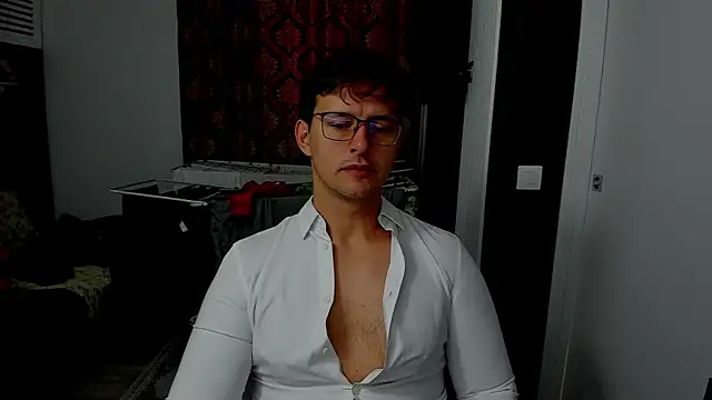 Snapshot of sexxymuscles4u chatting on October 2025 09:22:01 AM sexxymuscles4u online show from October 2025 09:22:01 AM