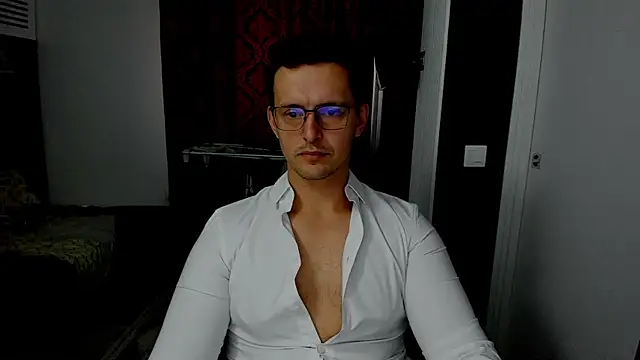 Snapshot of sexxymuscles4u chatting on October 2025 08:48:01 AM sexxymuscles4u online show from October 2025 08:48:01 AM