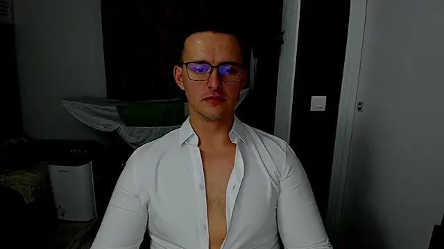 Snapshot of sexxymuscles4u chatting on November 2025 12:38:02 PM sexxymuscles4u online show from November 2025 12:38:02 PM