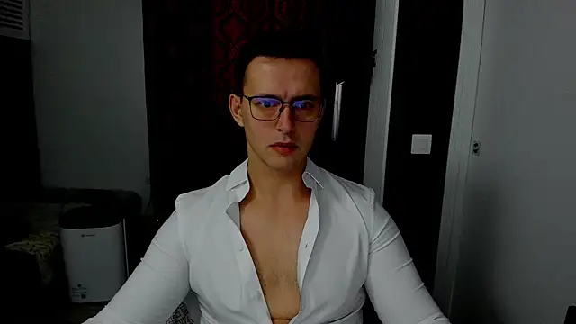Snapshot of sexxymuscles4u chatting on November 2025 09:28:02 AM sexxymuscles4u online show from November 2025 09:28:02 AM