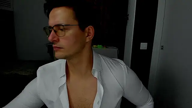 Snapshot of sexxymuscles4u chatting on November 2025 09:31:01 AM sexxymuscles4u online show from November 2025 09:31:01 AM