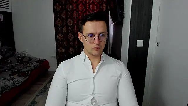 Snapshot of sexxymuscles4u chatting on February 2026 09:05:01 AM sexxymuscles4u online show from February 2026 09:05:01 AM