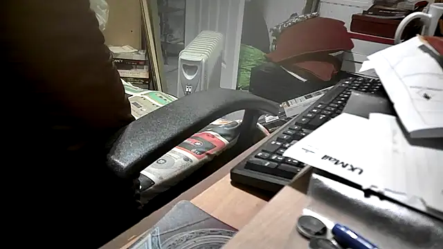 Snapshot of dirtyharry2022 chatting on December 2024 04:53:02 PM dirtyharry2022 online show from December 2024 04:53:02 PM