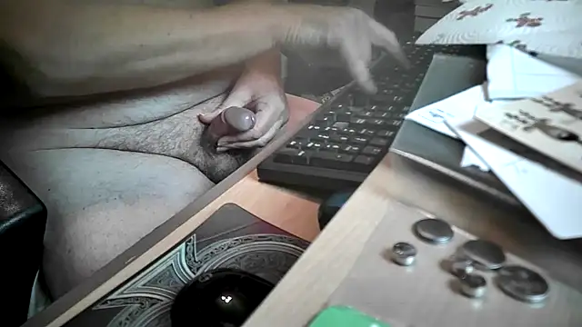 Snapshot of dirtyharry2022 chatting on January 2025 12:44:02 PM dirtyharry2022 online show from January 2025 12:44:02 PM