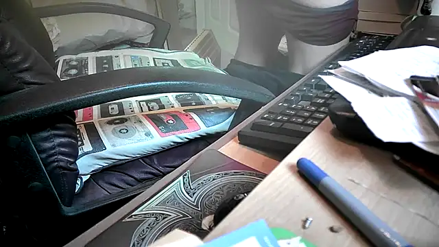 Snapshot of dirtyharry2022 chatting on January 2025 01:52:01 PM dirtyharry2022 online show from January 2025 01:52:01 PM