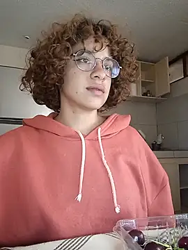 Snapshot of EmmaMelissa0521 chatting on December 2024 07:07:02 PM EmmaMelissa0521 online show from December 2024 07:07:02 PM