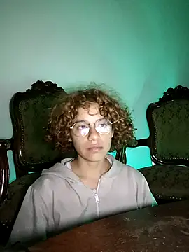 Snapshot of EmmaMelissa0521 chatting on January 2025 04:58:01 AM EmmaMelissa0521 online show from January 2025 04:58:01 AM