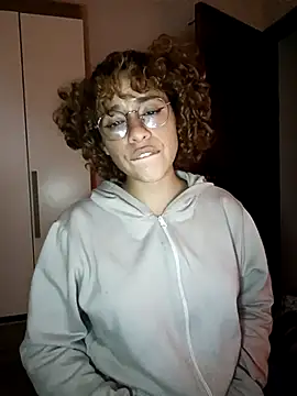 Snapshot of EmmaMelissa0521 chatting on January 2025 01:29:01 AM EmmaMelissa0521 online show from January 2025 01:29:01 AM