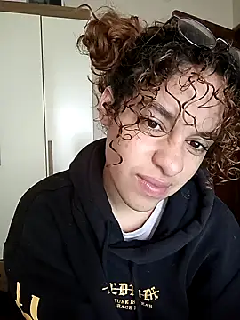 Snapshot of EmmaMelissa0521 chatting on February 2025 06:56:01 PM EmmaMelissa0521 online show from February 2025 06:56:01 PM