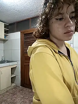 Snapshot of EmmaMelissa0521 chatting on February 2025 02:14:01 AM EmmaMelissa0521 online show from February 2025 02:14:01 AM