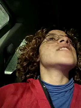 Snapshot of EmmaMelissa0521 chatting on February 2025 01:47:02 AM EmmaMelissa0521 online show from February 2025 01:47:02 AM