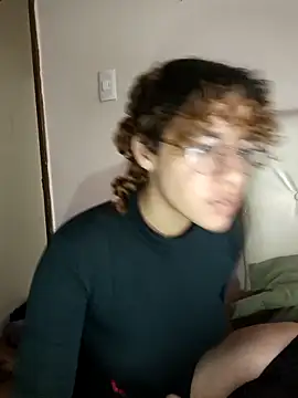 Snapshot of EmmaMelissa0521 chatting on February 2025 08:39:01 PM EmmaMelissa0521 online show from February 2025 08:39:01 PM