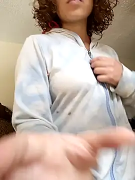 Snapshot of EmmaMelissa0521 chatting on March 2025 05:06:01 PM EmmaMelissa0521 online show from March 2025 05:06:01 PM