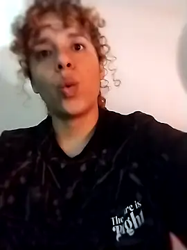 Snapshot of EmmaMelissa0521 chatting on November 2025 02:01:02 AM EmmaMelissa0521 online show from November 2025 02:01:02 AM