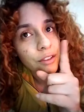 Snapshot of EmmaMelissa0521 chatting on December 2025 07:58:02 AM EmmaMelissa0521 online show from December 2025 07:58:02 AM