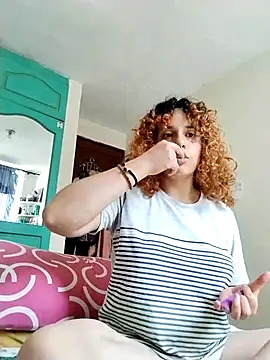 Snapshot of EmmaMelissa0521 chatting on December 2025 06:15:02 PM EmmaMelissa0521 online show from December 2025 06:15:02 PM