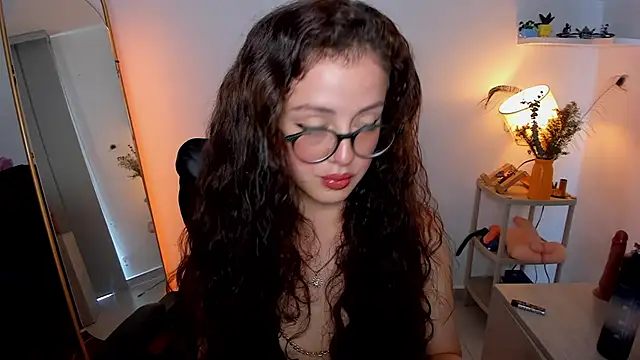 Snapshot of Cassandra_Caiin chatting on November 2025 04:18:02 PM Cassandra Caiin online show from November 2025 04:18:02 PM