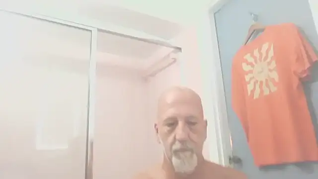 Snapshot of Yankeedave420 chatting on July 2026 01:43:01 PM Yankeedave420 online show from July 2026 01:43:01 PM