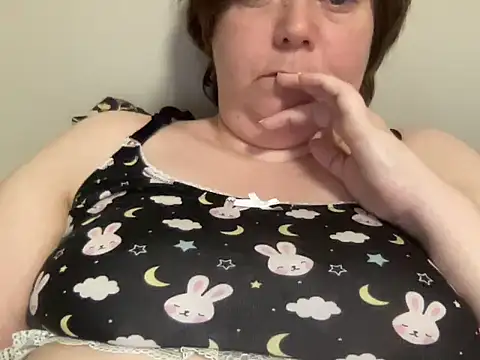 Snapshot of ParisNova chatting on January 2025 11:00:02 AM ParisNova online show from January 2025 11:00:02 AM