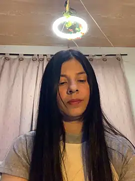 Estefani 32 online show from March 2026 11:11:01 PM