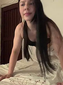 Estefani 32 online show from April 2026 04:12:01 PM