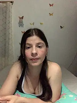 Estefani 32 online show from June 2026 12:05:02 AM