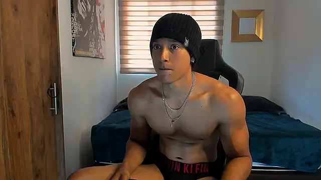 Liam V online show from December 2024 04:09:01 PM