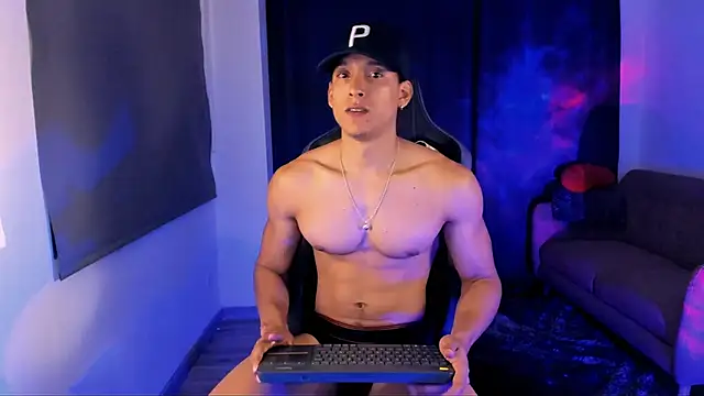 Liam V online show from March 2025 04:18:01 AM