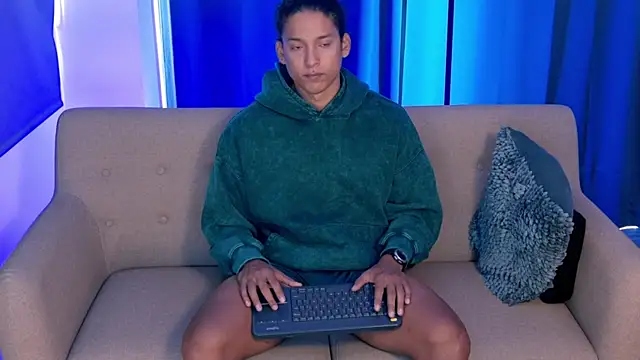 Liam V online show from October 2025 03:32:01 PM