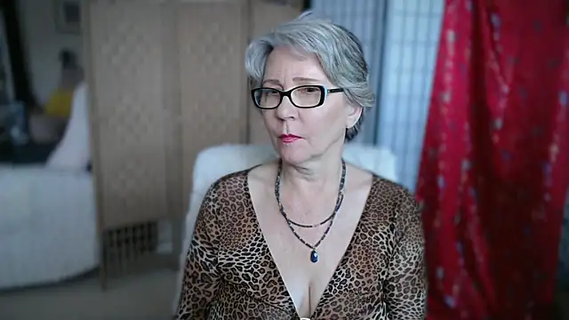 Snapshot of petradaniels chatting on April 2026 07:41:01 PM petradaniels online show from April 2026 07:41:01 PM