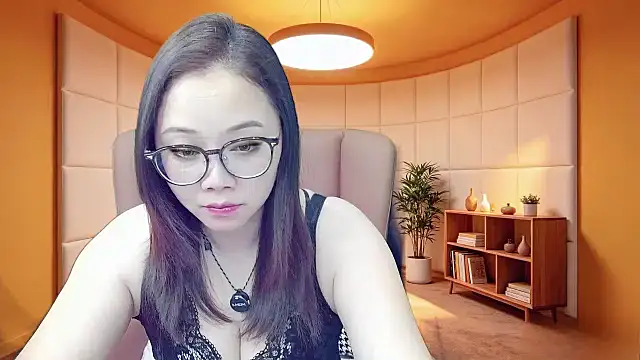 Giuliam online show from May 2026 04:04:02 PM
