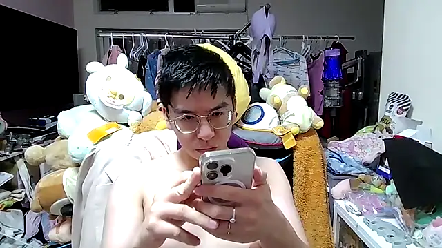 Snapshot of charlie_xdd chatting on February 2026 03:32:01 PM charlie xdd online show from February 2026 03:32:01 PM