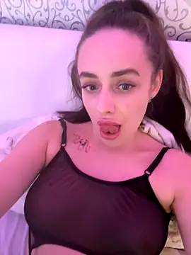 Lisaaan online show from October 2025 12:50:02 PM