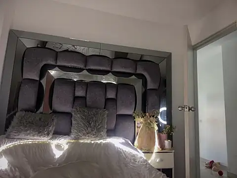 DulceLenns online show from January 2025 09:43:02 PM