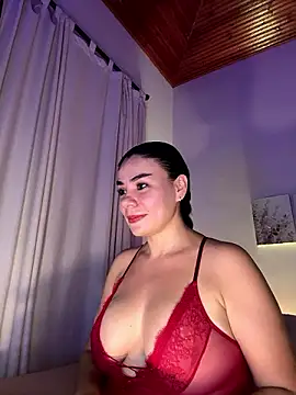 Snapshot of MeganDupont chatting on December 2024 10:45:01 PM MeganDupont online show from December 2024 10:45:01 PM