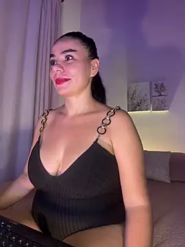 Snapshot of MeganDupont chatting on December 2024 11:51:01 PM MeganDupont online show from December 2024 11:51:01 PM