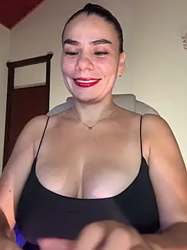 Snapshot of MeganDupont chatting on January 2025 02:25:01 AM MeganDupont online show from January 2025 02:25:01 AM