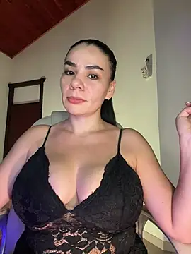 Snapshot of MeganDupont chatting on January 2025 10:44:02 PM MeganDupont online show from January 2025 10:44:02 PM