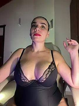 Snapshot of MeganDupont chatting on February 2025 02:27:02 AM MeganDupont online show from February 2025 02:27:02 AM