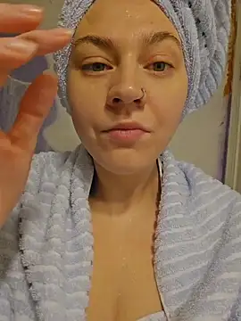 ScarletCallings420 online show from November 2025 06:57:02 PM