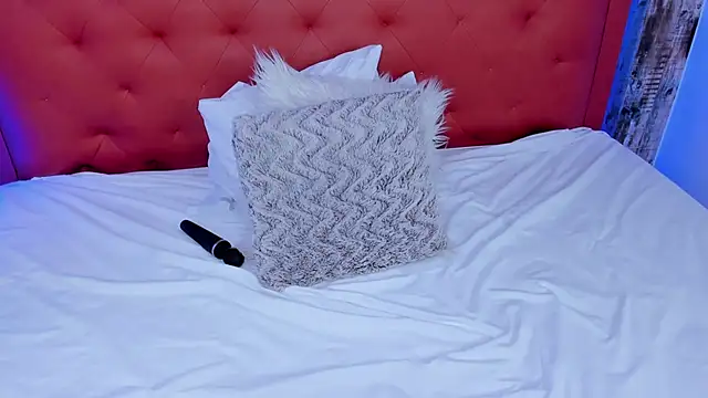 olivia love  online show from March 2025 12:26:02 AM