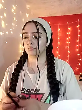 Snapshot of IvonneT chatting on January 2025 02:15:01 AM IvonneT online show from January 2025 02:15:01 AM