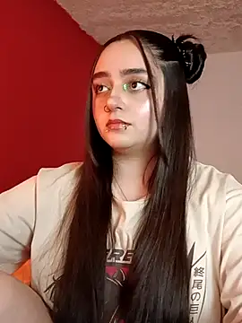 Snapshot of IvonneT chatting on November 2025 09:39:02 PM IvonneT online show from November 2025 09:39:02 PM