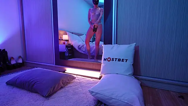 Janemasqueradeporn online show from February 2025 08:28:02 PM